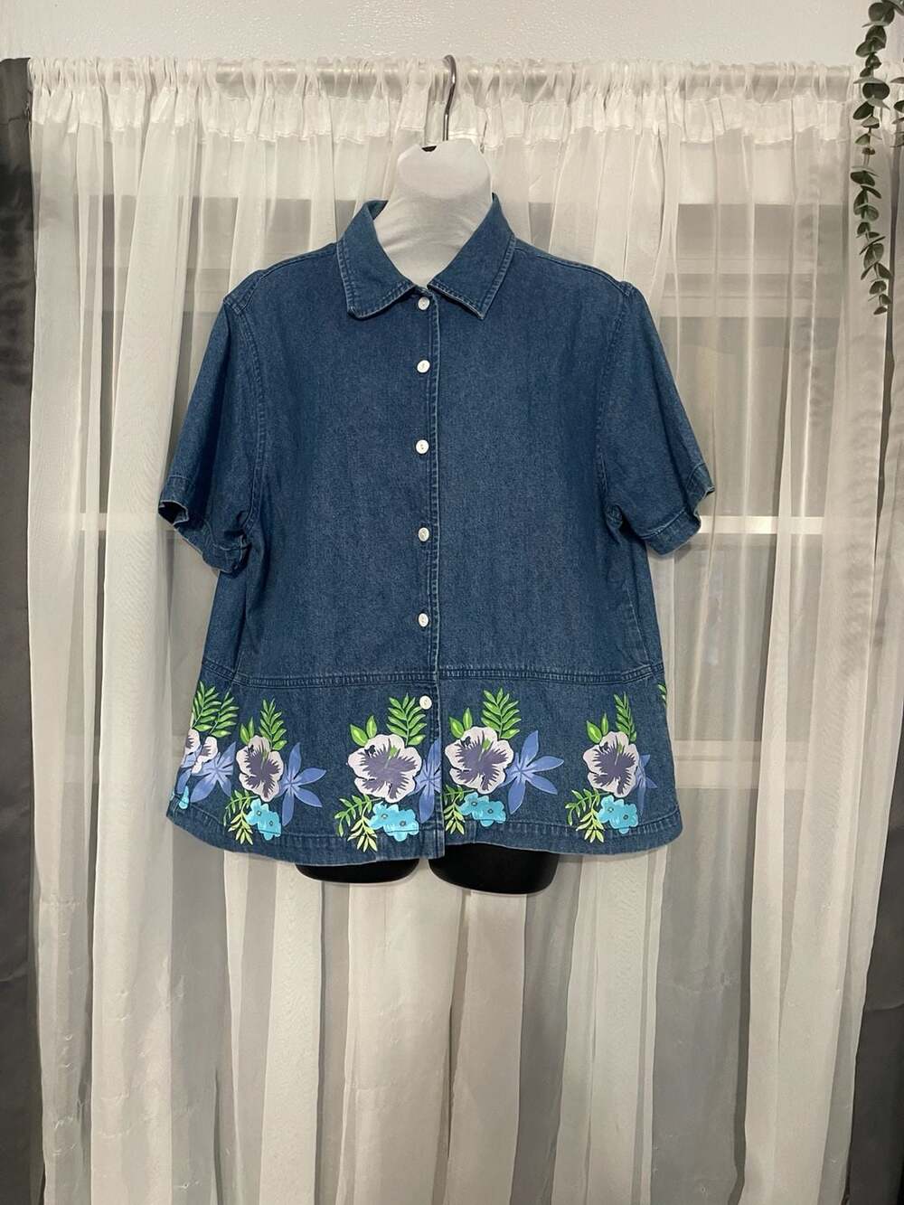 VTG Erika Collection Floral Hem Print Short Sleeve Button Down Denim Shirt XL